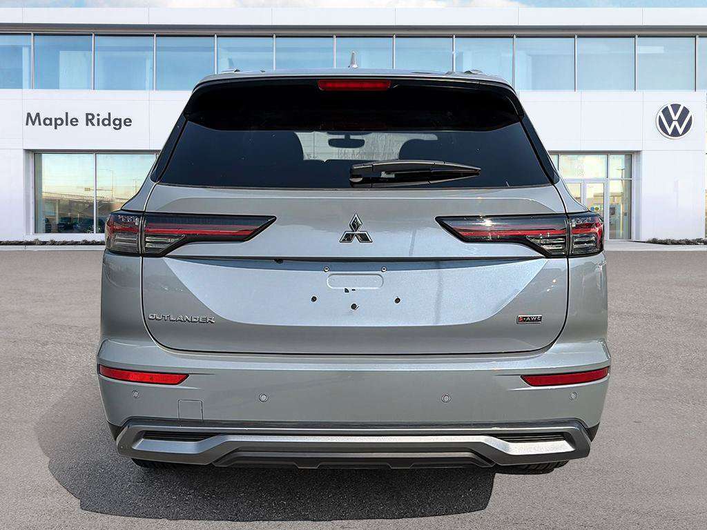 used 2025 Mitsubishi Outlander car, priced at $41,748