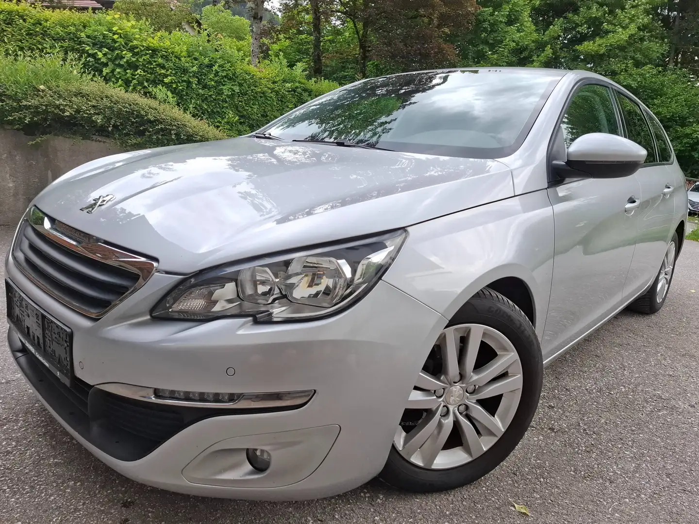 Peugeot 308 308 SW 1,6 BHDI Active S Silber - 1