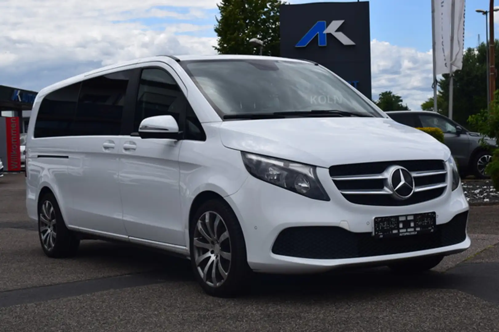 Mercedes-Benz V 220 V 220/250/300 d Lang*Navi/Autom./8-Sitze White - 1