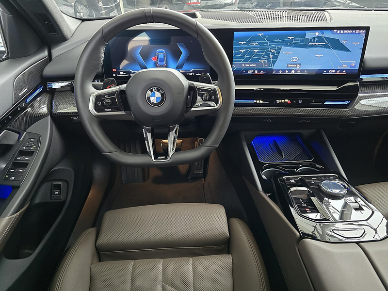 BMW 520 d xDrive Aut. G61 "M Aerodynamikpaket" Volllede... — photo 9