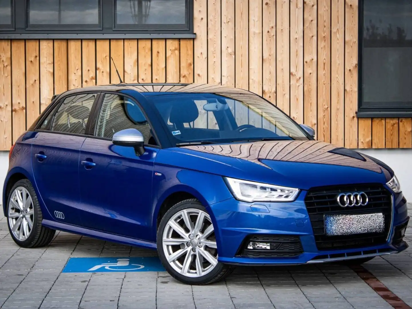 Audi A1 1.4 TFSI Sportback Blau - 1