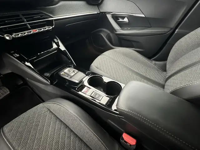 Peugeot 2008 view 14