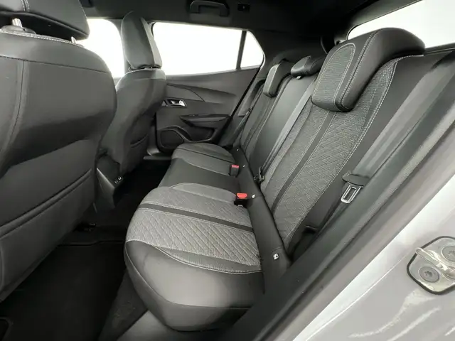 Peugeot 2008 view 8