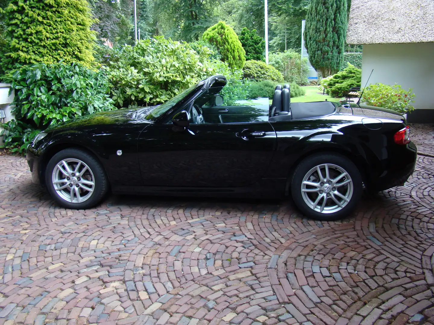 Mazda MX-5 Roadster Coupé 1.8 TS Zwart - 1