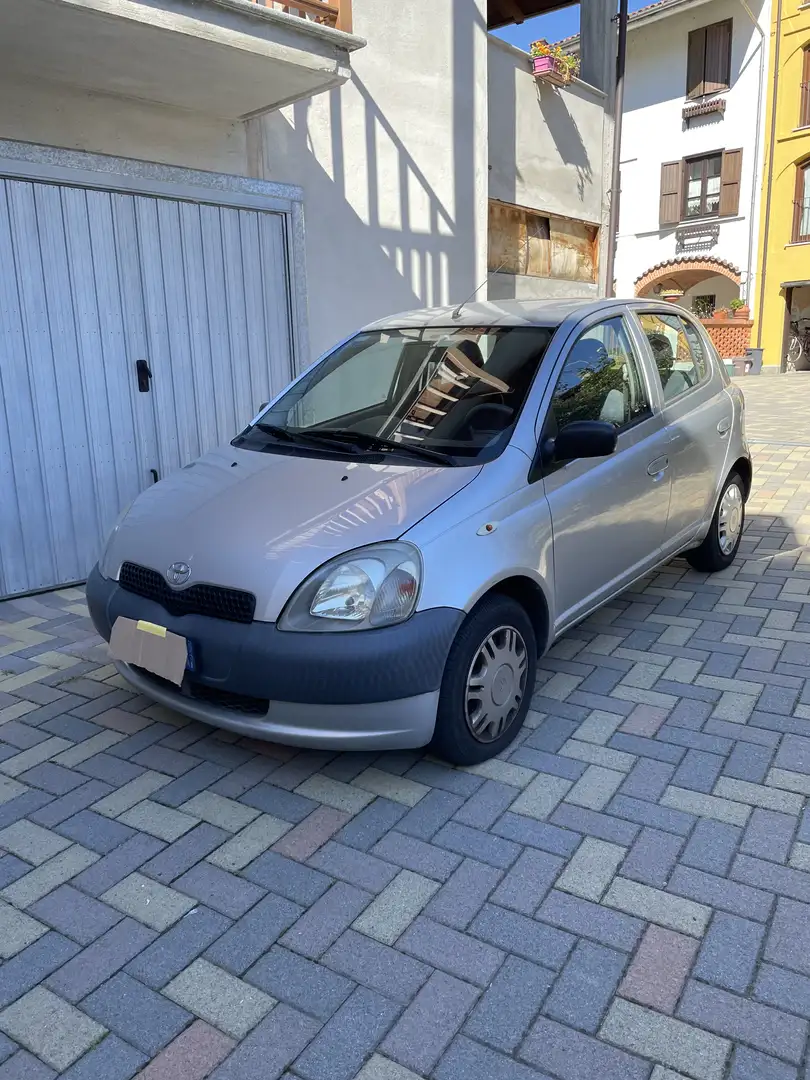 Toyota Yaris Yaris 5p 1.0 Argento - 1