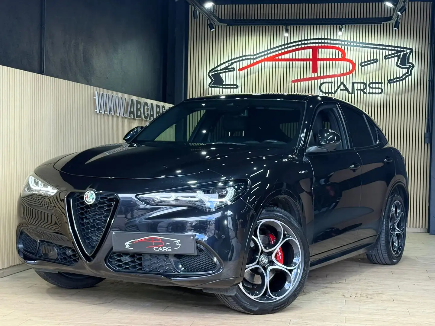 Alfa Romeo Stelvio 2.2 MJD Q4 Veloce * GARANTIE 12 MOIS * 1ER PROP Zwart - 1