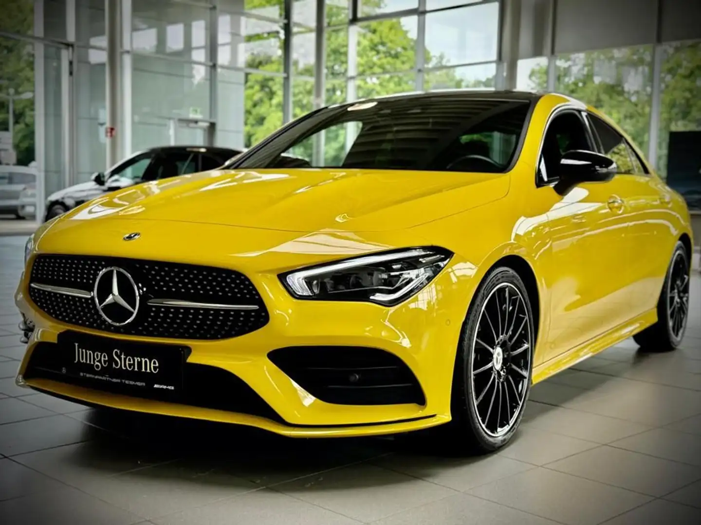 Mercedes-Benz CLA 200 AMG+Night+MBUX+Pano+Kamera+Ambiente Giallo - 2
