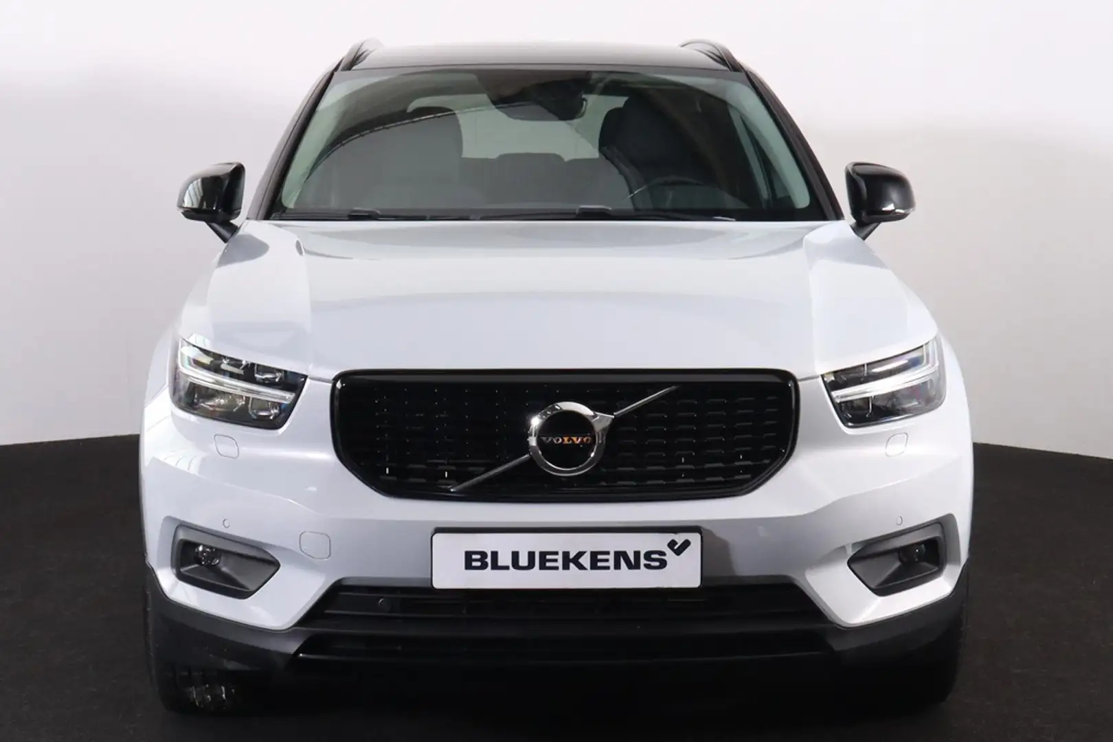 Volvo XC40 T5 Recharge R-Design - IntelliSafe Assist & Surrou Zilver - 2