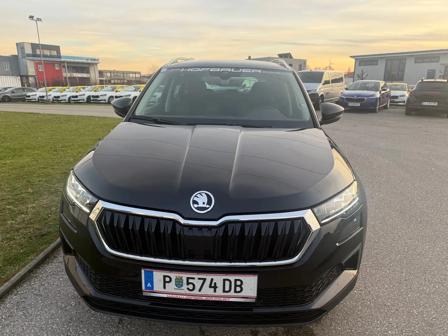Skoda Karoq Selection TSI Schwarz - 2