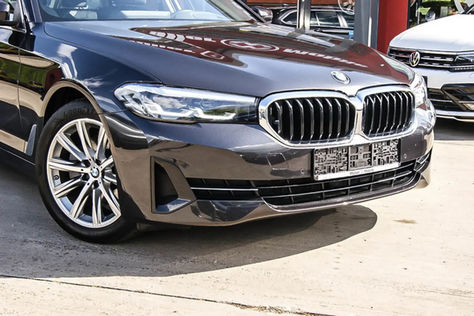 BMW 520 d Touring LEDER HEADUP PANORAMA KEYLESS Gris - 2