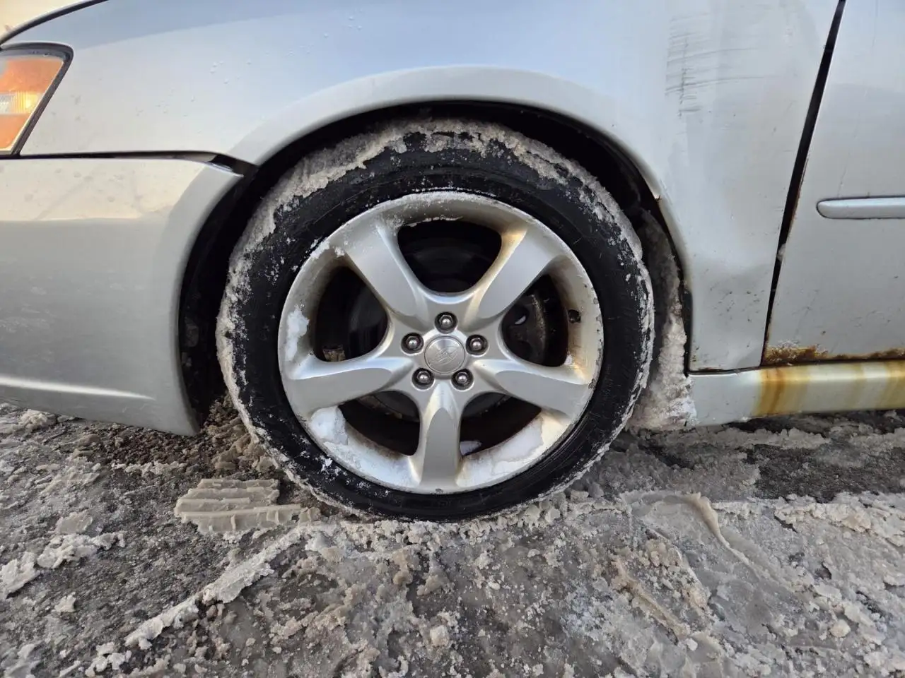 Subaru Legacy снимка Subaru Legacy