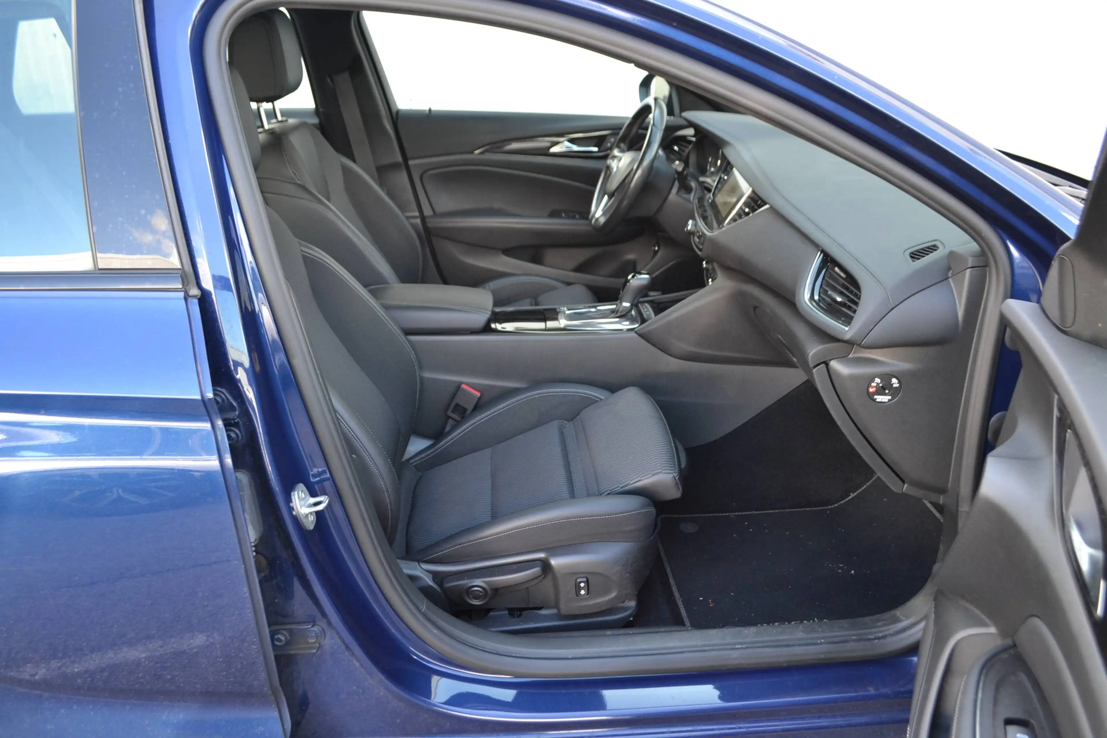 Opel Insignia Insignia 2.0 Diesel Business Elegance AT ST*VOLL — photo 4