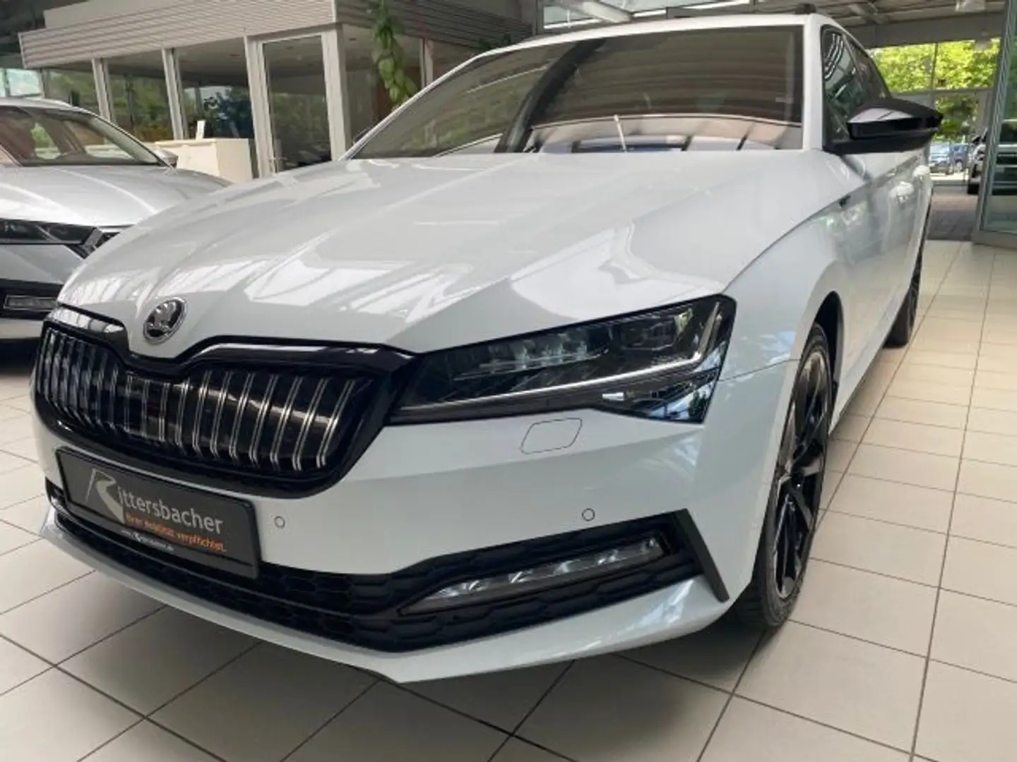 Skoda Superb Combi Sportline iV 1.4 TSI DSG AHK Navi Weiß - 2