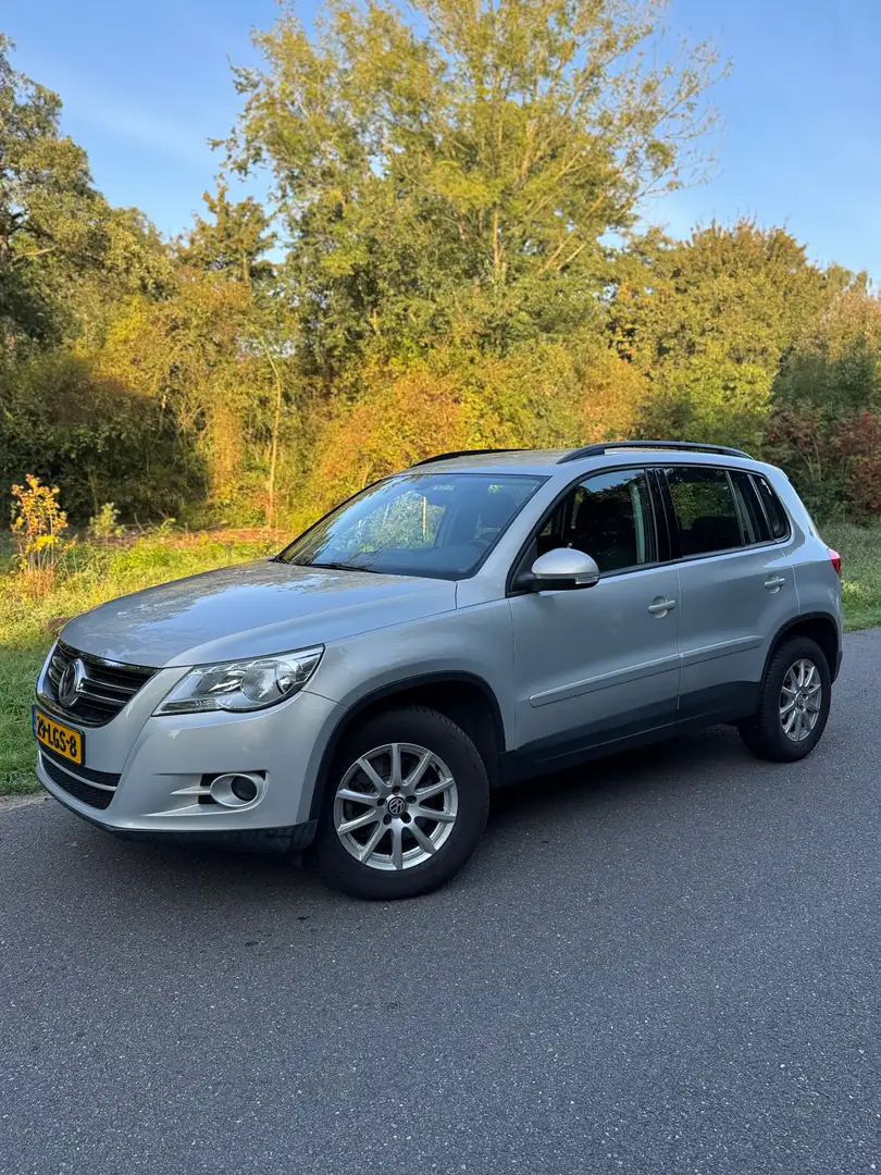 Volkswagen Tiguan 1.4 TSI 150pk Sport en Style Grijs - 1