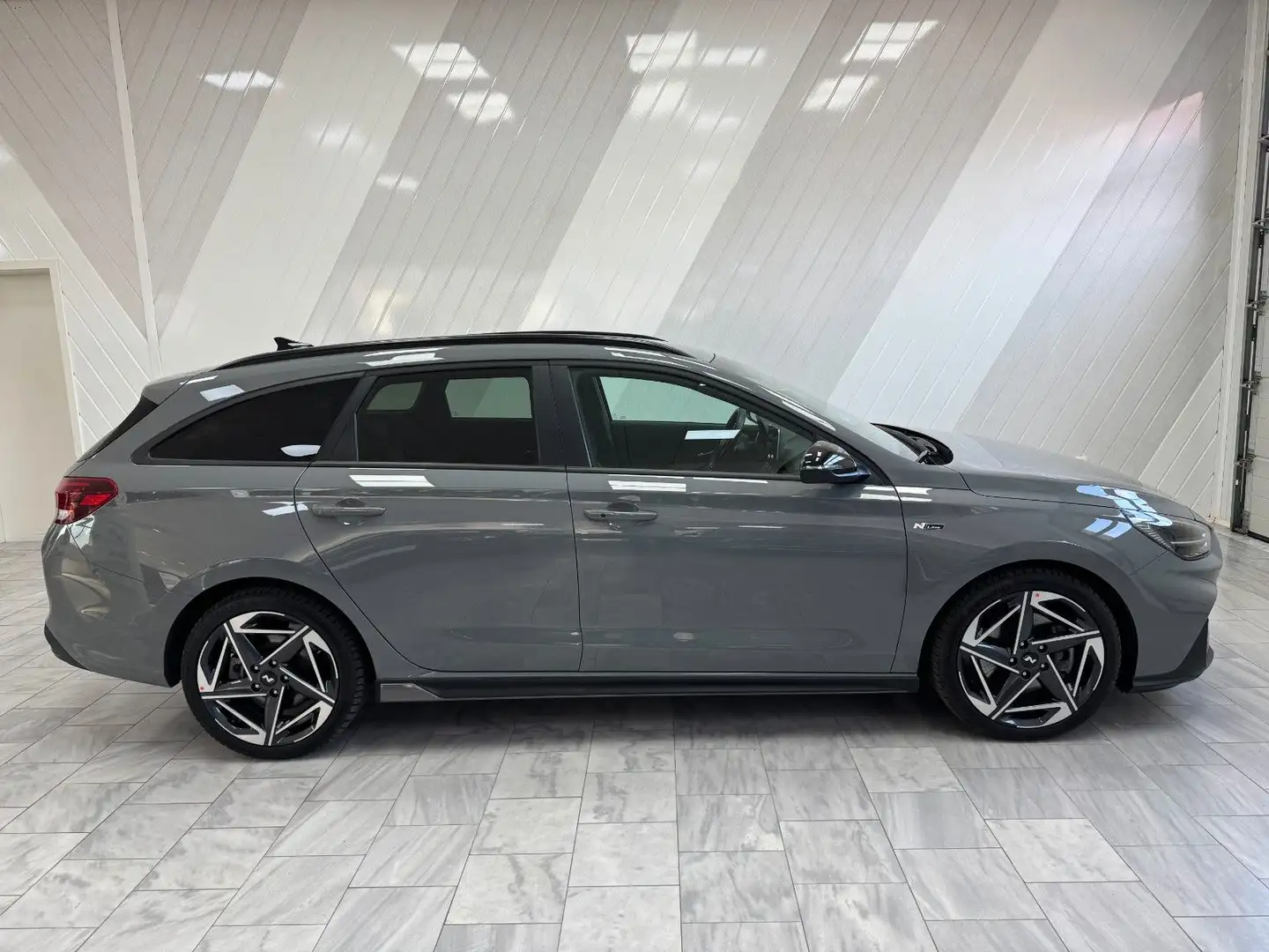 Hyundai i30 cw 1.5 N Line 48V DCT Sitz-Paket Gris - 2