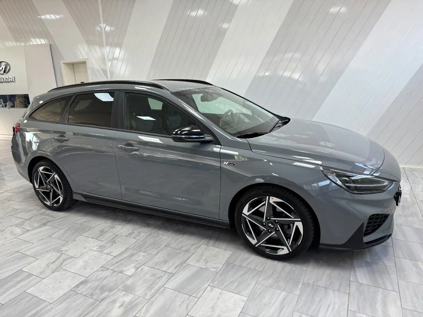 Hyundai i30 cw 1.5 N Line 48V DCT Sitz-Paket Gris - 1