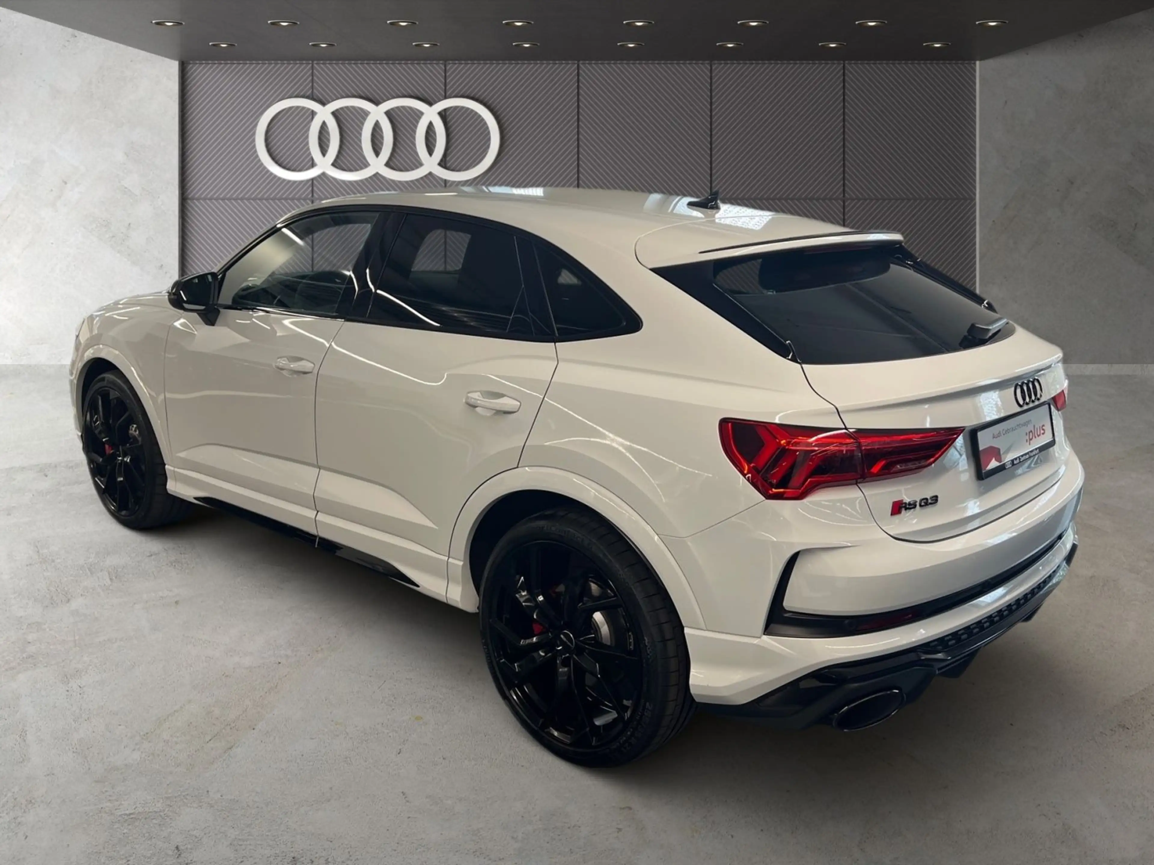 Audi RS Q3 quattro S tronic Matrix-LED Navi — photo 4