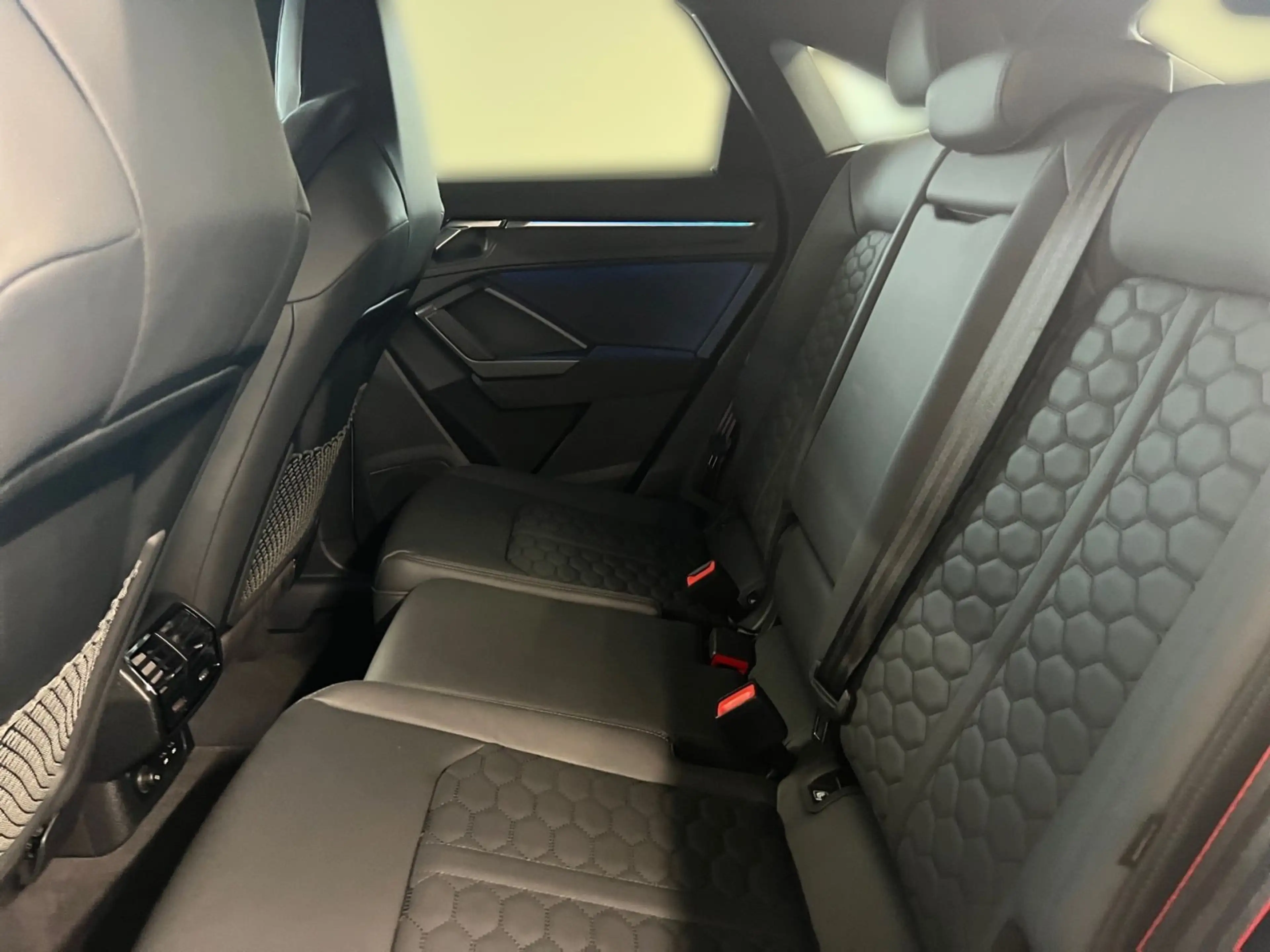 Audi RS Q3 quattro S tronic Matrix-LED Navi — photo 10