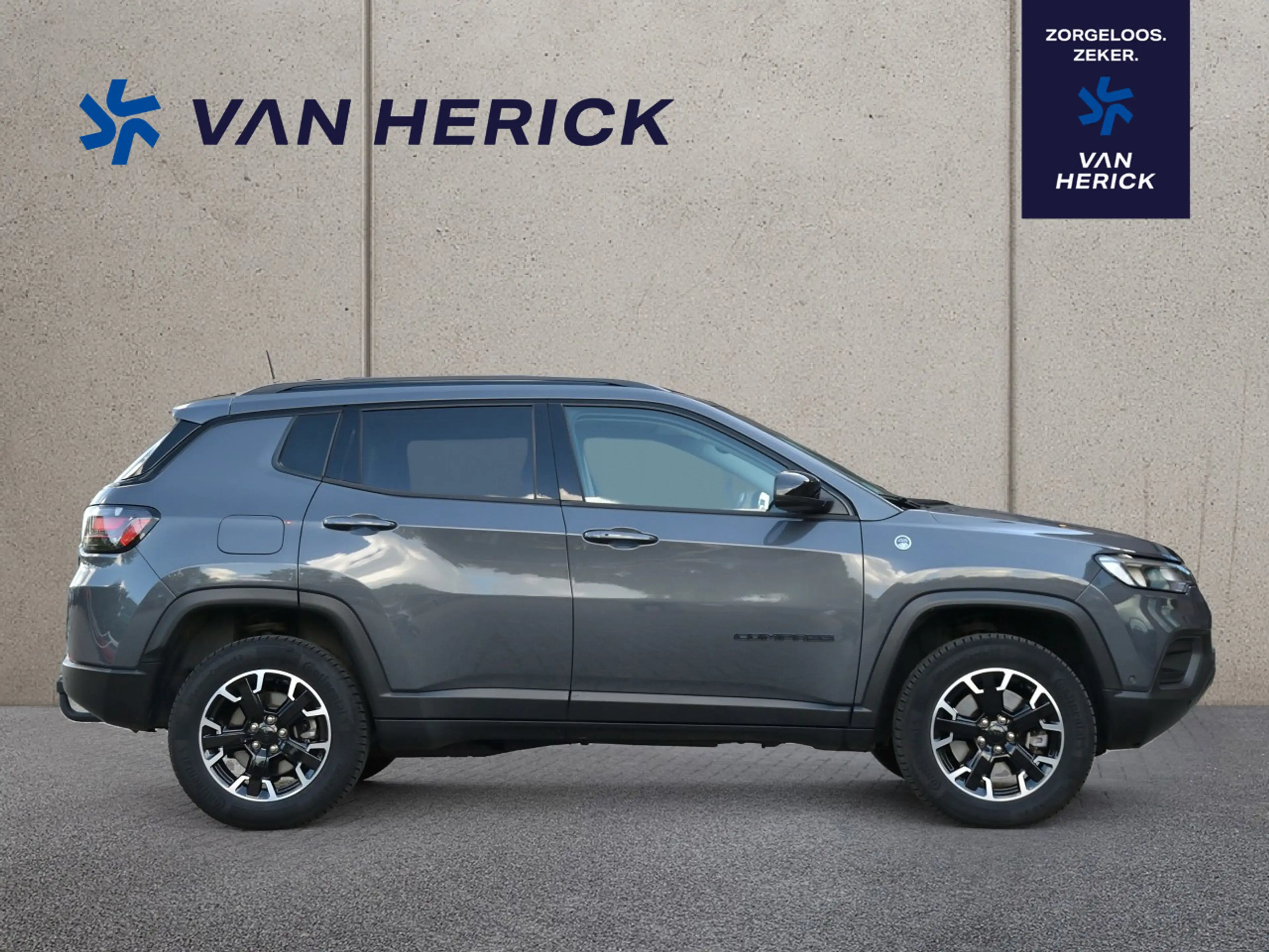 Jeep Compass 4xe 240 Plug-in Hybrid Electric Trailhawk | Panora — photo 3