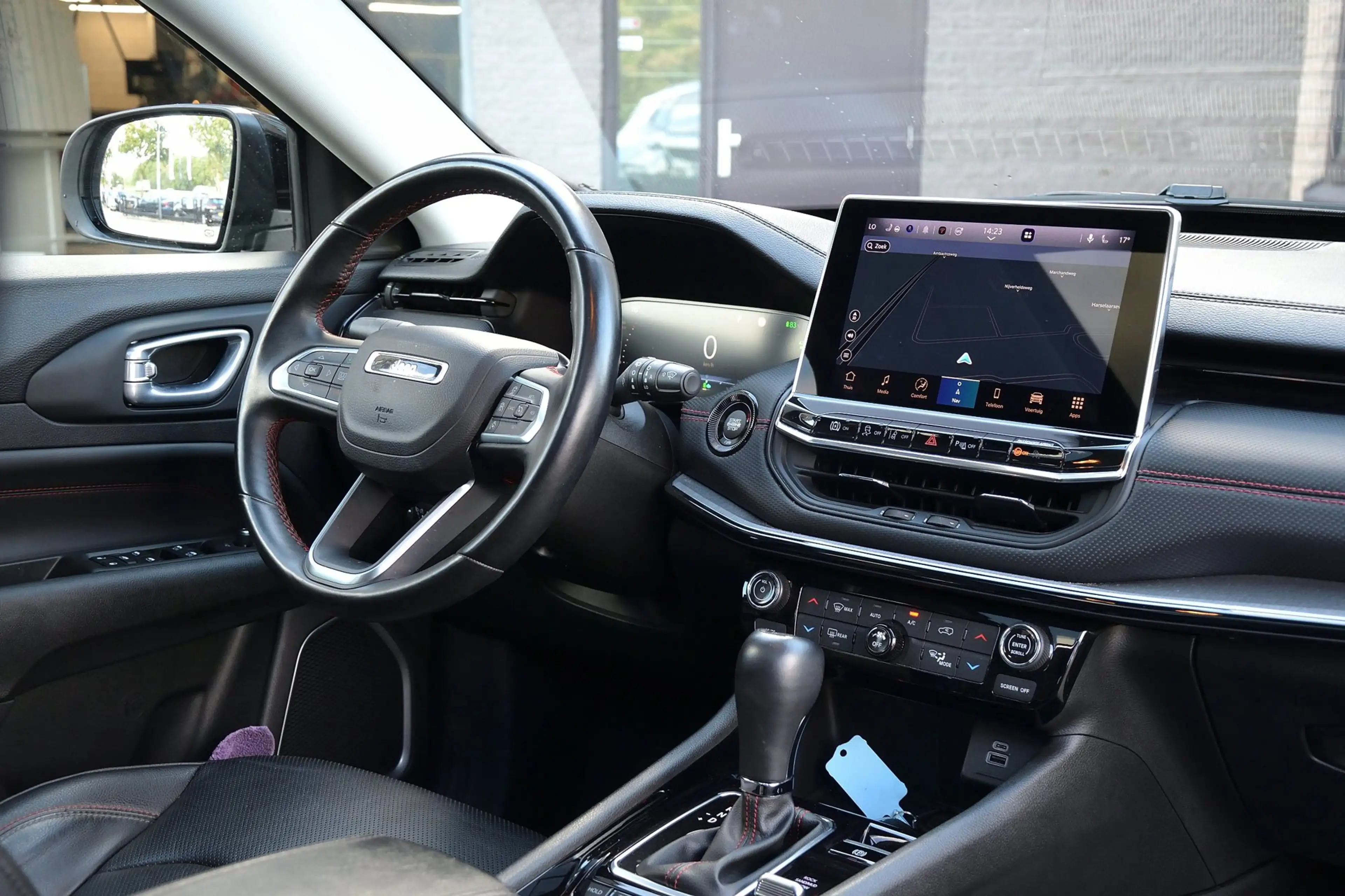 Jeep Compass 4xe 240 Plug-in Hybrid Electric Trailhawk | Panora — photo 9