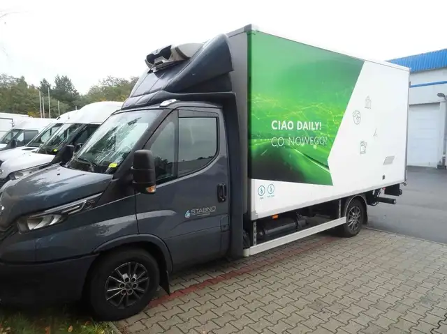 Iveco Daily Kühlkoffer Ladebordwand Bär CNG