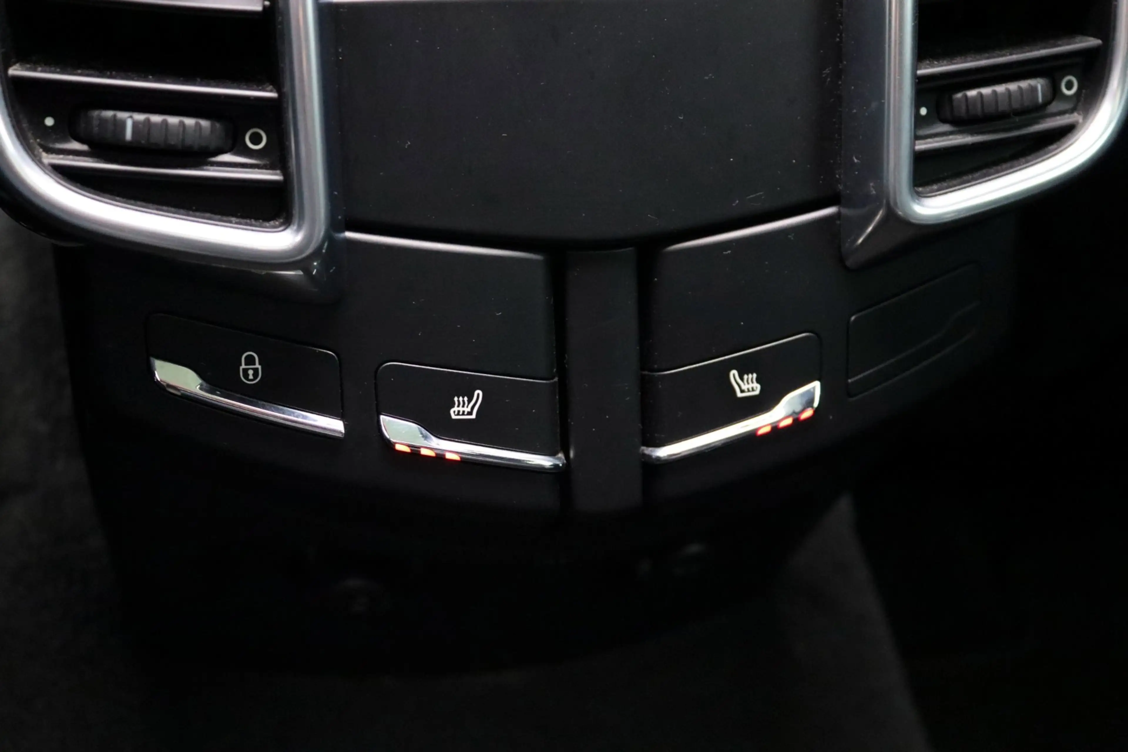 Porsche Cayenne 4.8 GTS SPORT CHRONO PANO BOSE ALCANTARA — photo 25