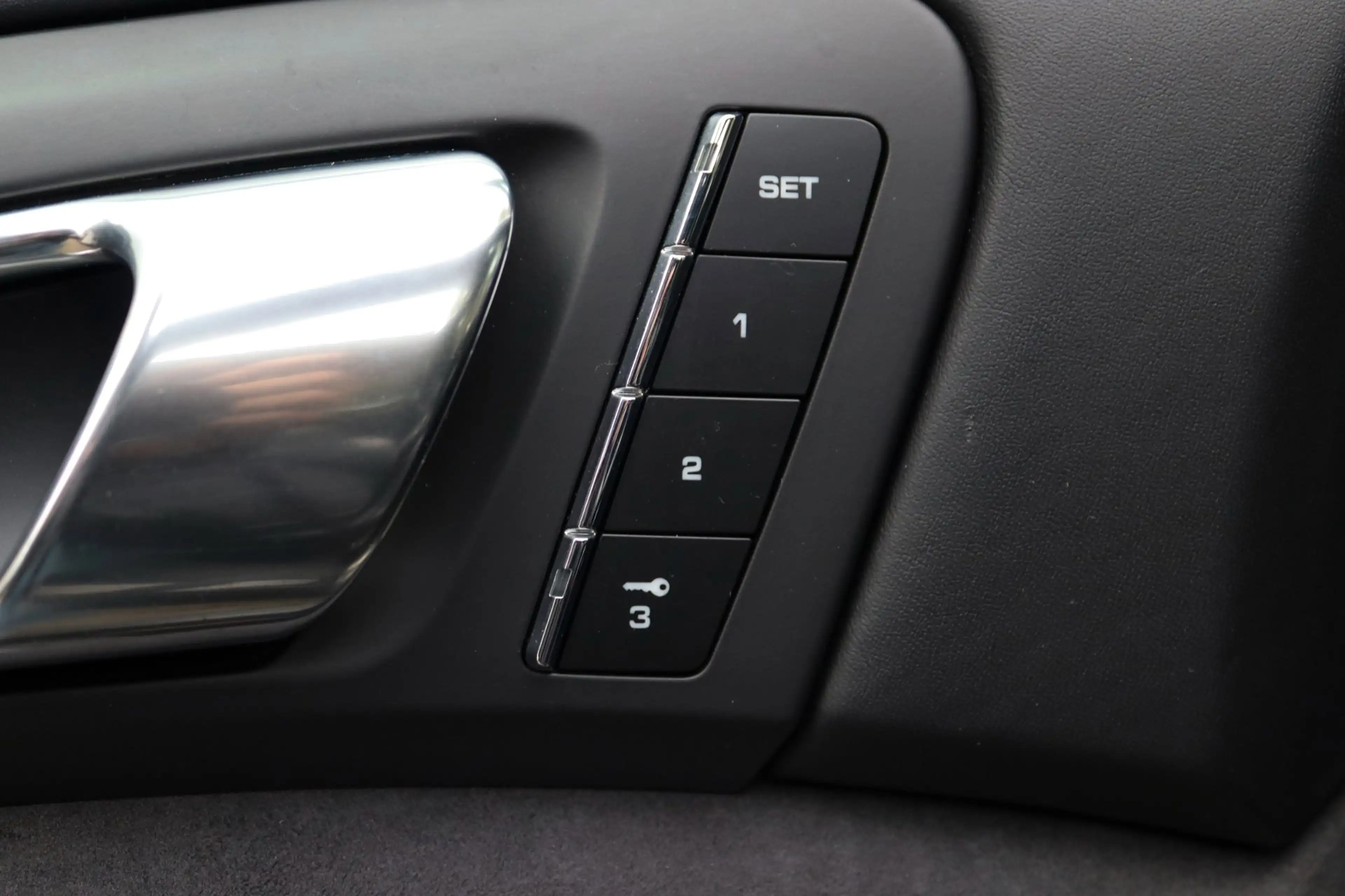 Porsche Cayenne 4.8 GTS SPORT CHRONO PANO BOSE ALCANTARA — photo 23