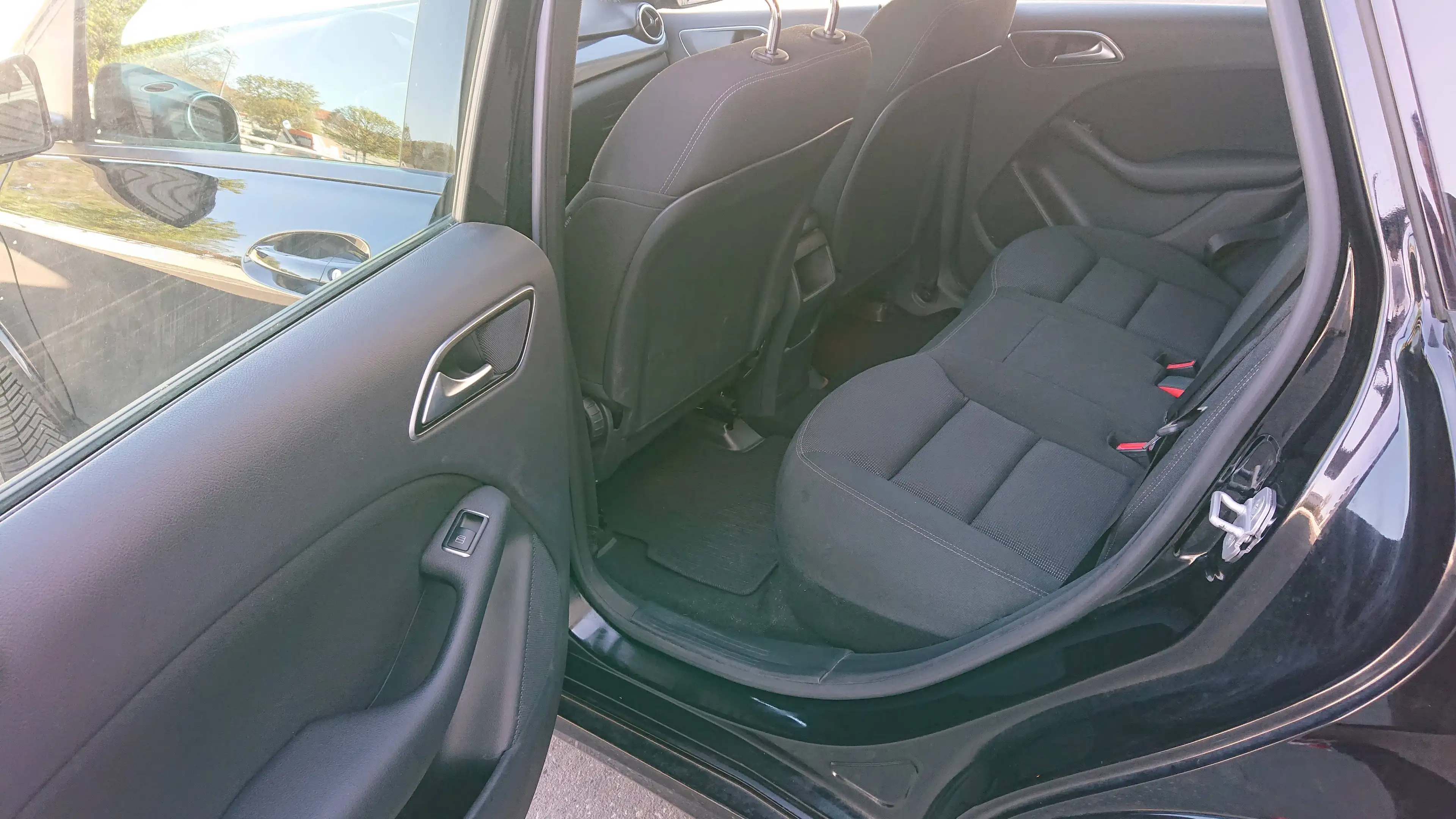 Mercedes-Benz B 200 NGD B -Klasse +Aut+Navi+SHZ+PDC+AHK+Temp — photo 10