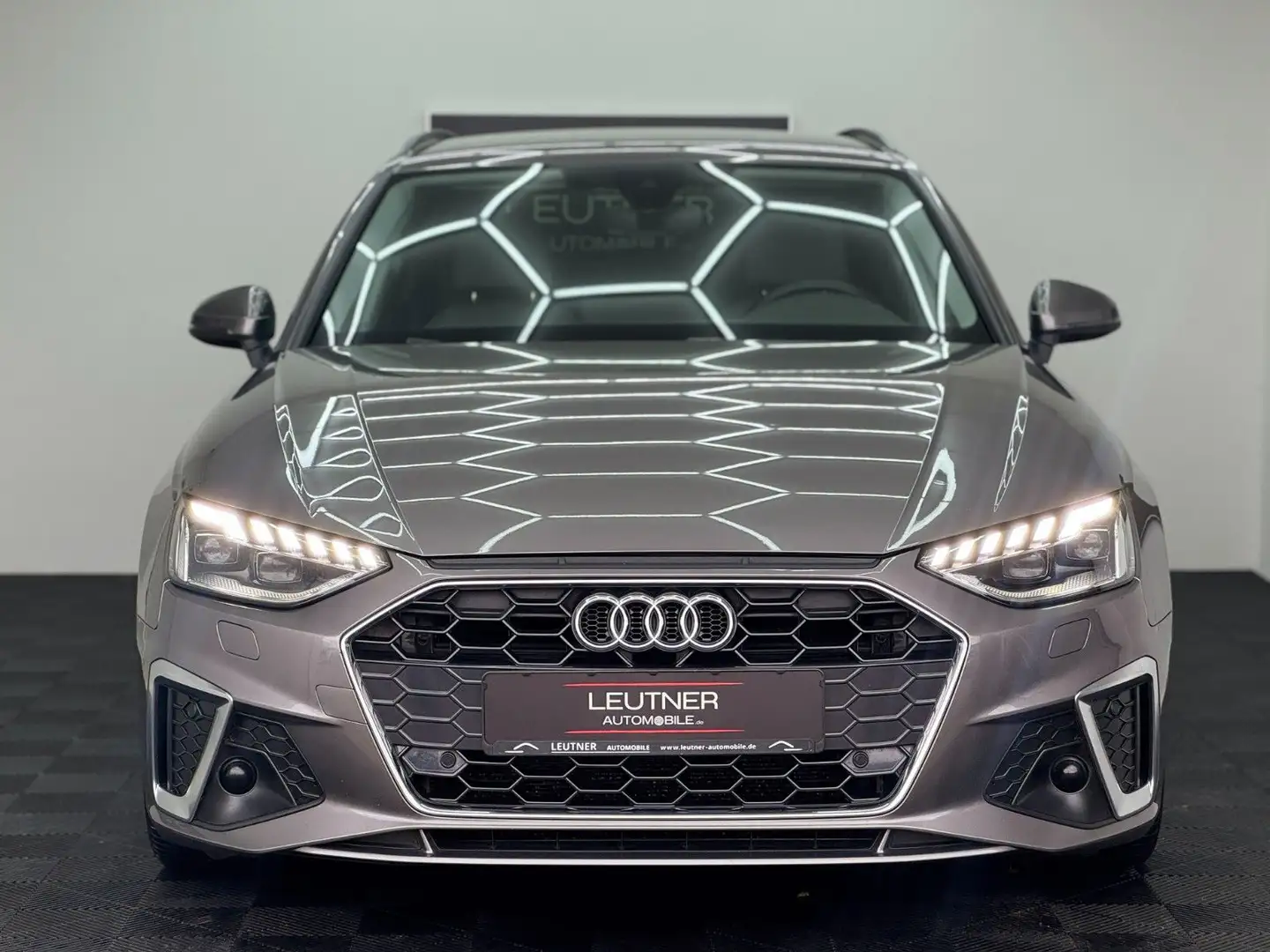 Audi A4 S line*Matrix*Sthz*AHK*Leder* Sitzbelüftung Gris - 2