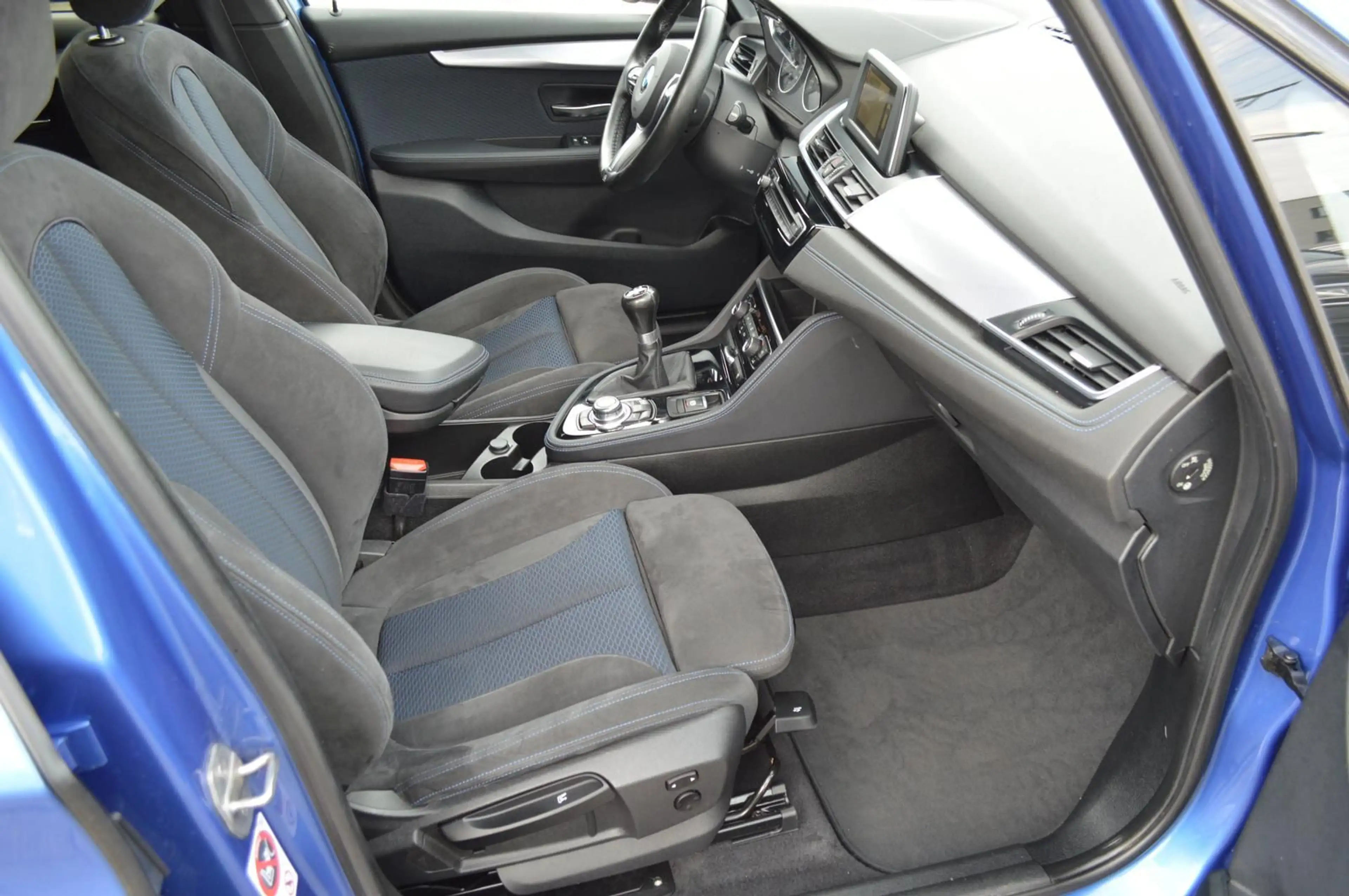BMW 218 i M Sport*Kamera*Navi*LED*Klimaaut.*SHZ* — photo 8