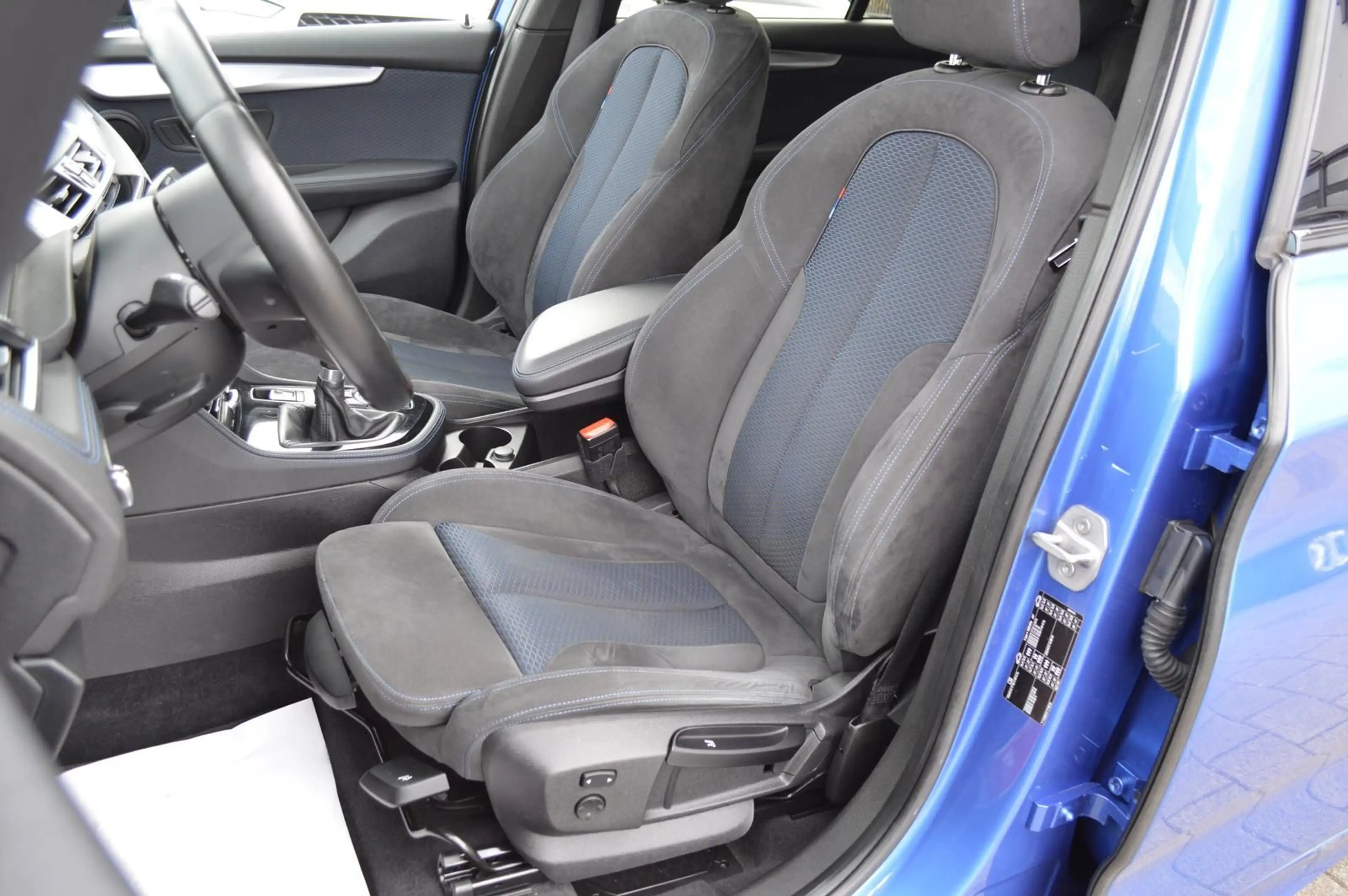 BMW 218 i M Sport*Kamera*Navi*LED*Klimaaut.*SHZ* — photo 13