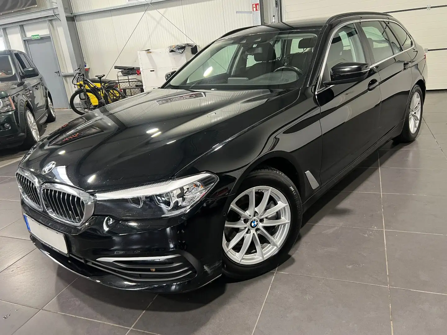 BMW 520 d Touring Automatik **Navi*Kamera*Temp*SHZ** Schwarz - 1