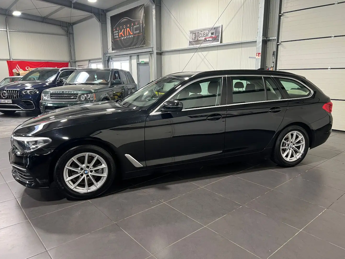 BMW 520 d Touring Automatik **Navi*Kamera*Temp*SHZ** Schwarz - 2