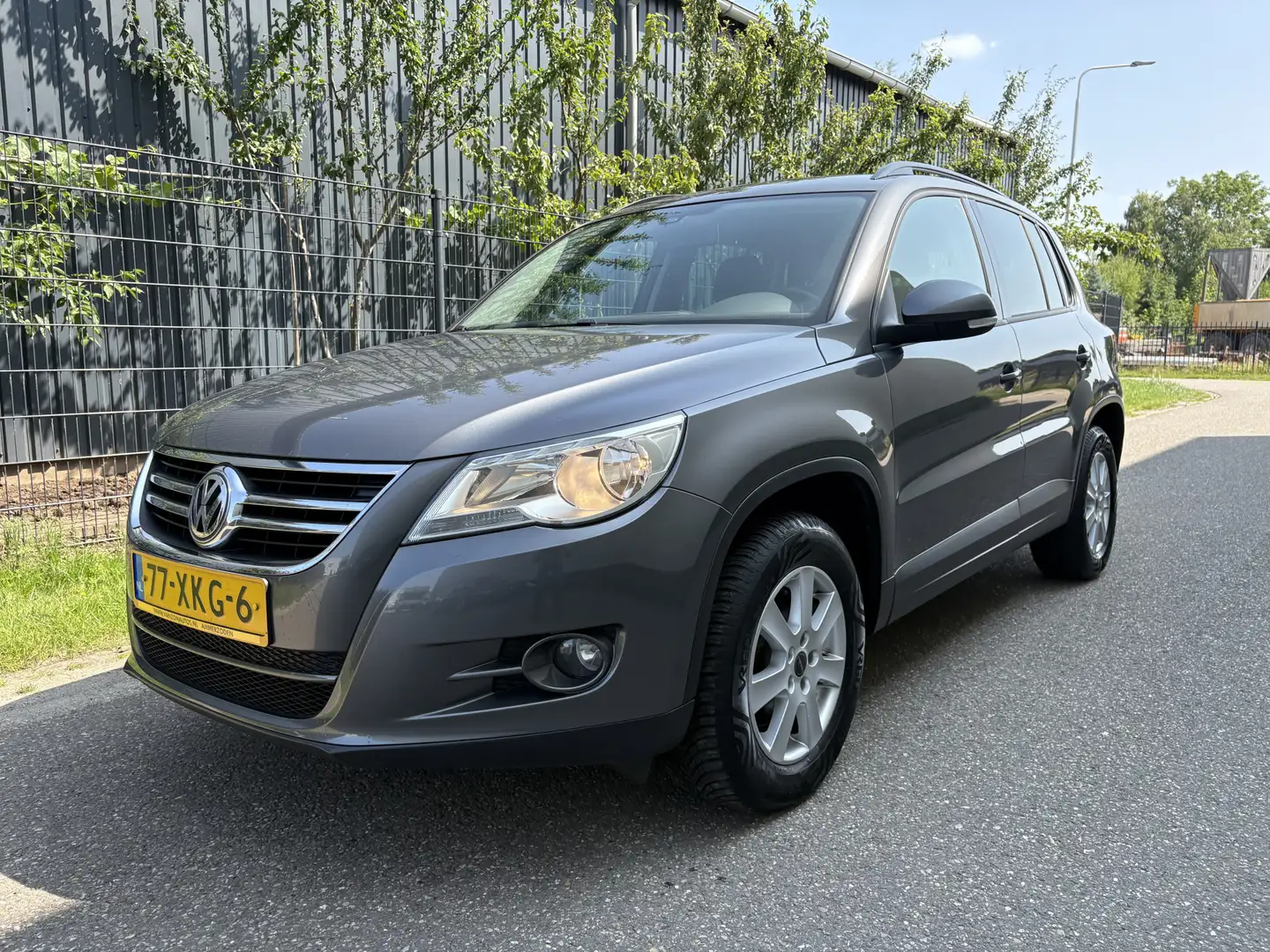 Volkswagen Tiguan 1.4 TSI Comfort&Design / NAVI / CRUISE / AIRCO / S Grijs - 1