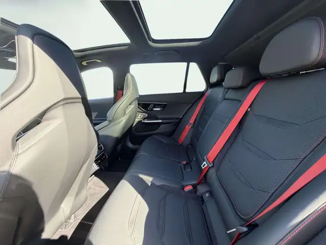 Mercedes-Benz C-Class view 6