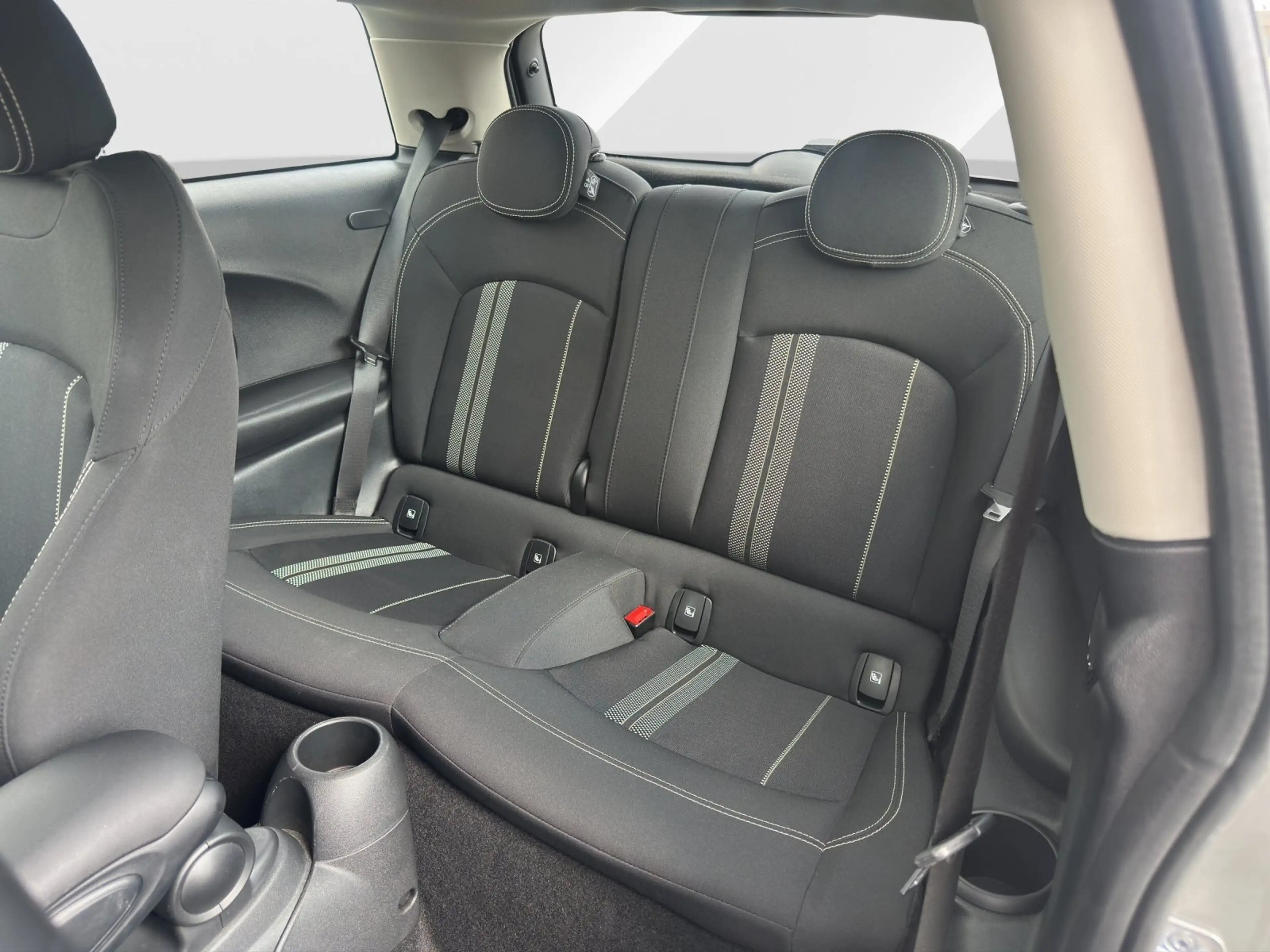 MINI Cooper SE Navi/CarPlay/Tempomat/PDC/Wärmepumpe — photo 13