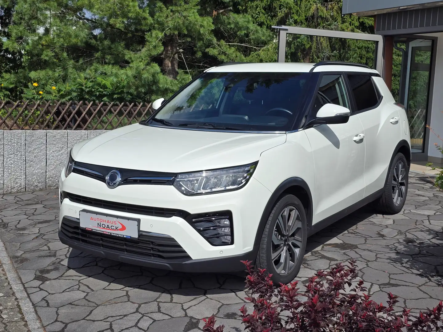 SsangYong Tivoli 1.5 T-GDi 2WD Sapphire bijela - 1