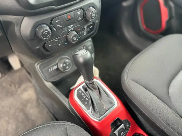 Jeep Renegade view 16
