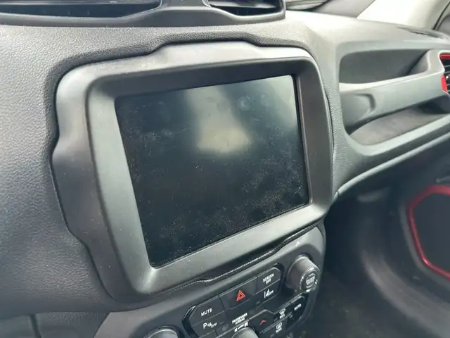 Jeep Renegade view 14
