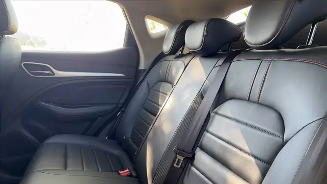 MG ZS view 9