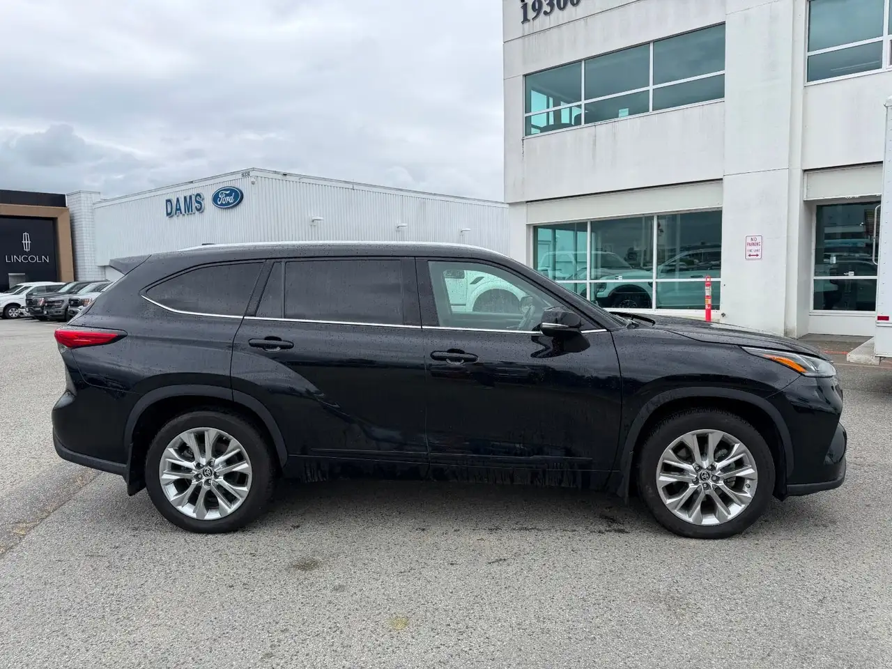 Toyota Highlander снимка Toyota Highlander