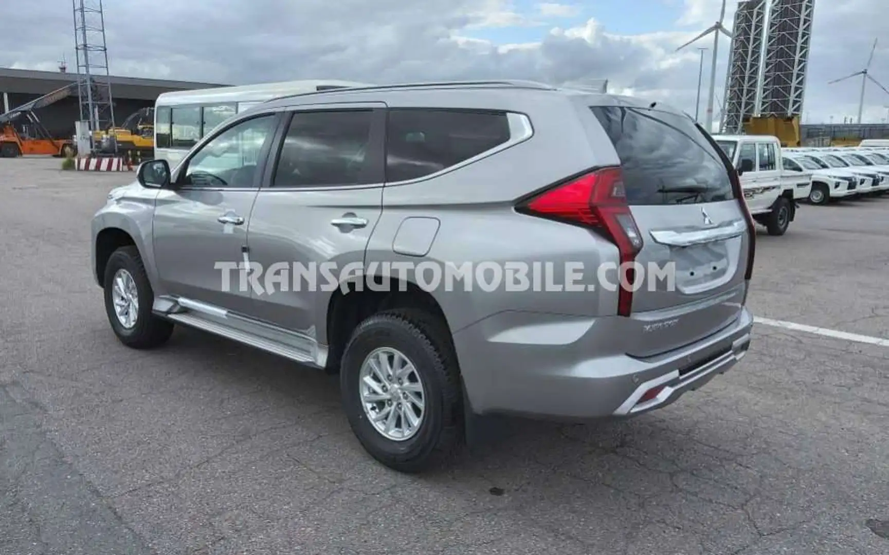 Mitsubishi Montero GLX - EXPORT OUT EU TROPICAL VERSION - EXPORT OUT EU TROPICAL VERSION Argent - 2