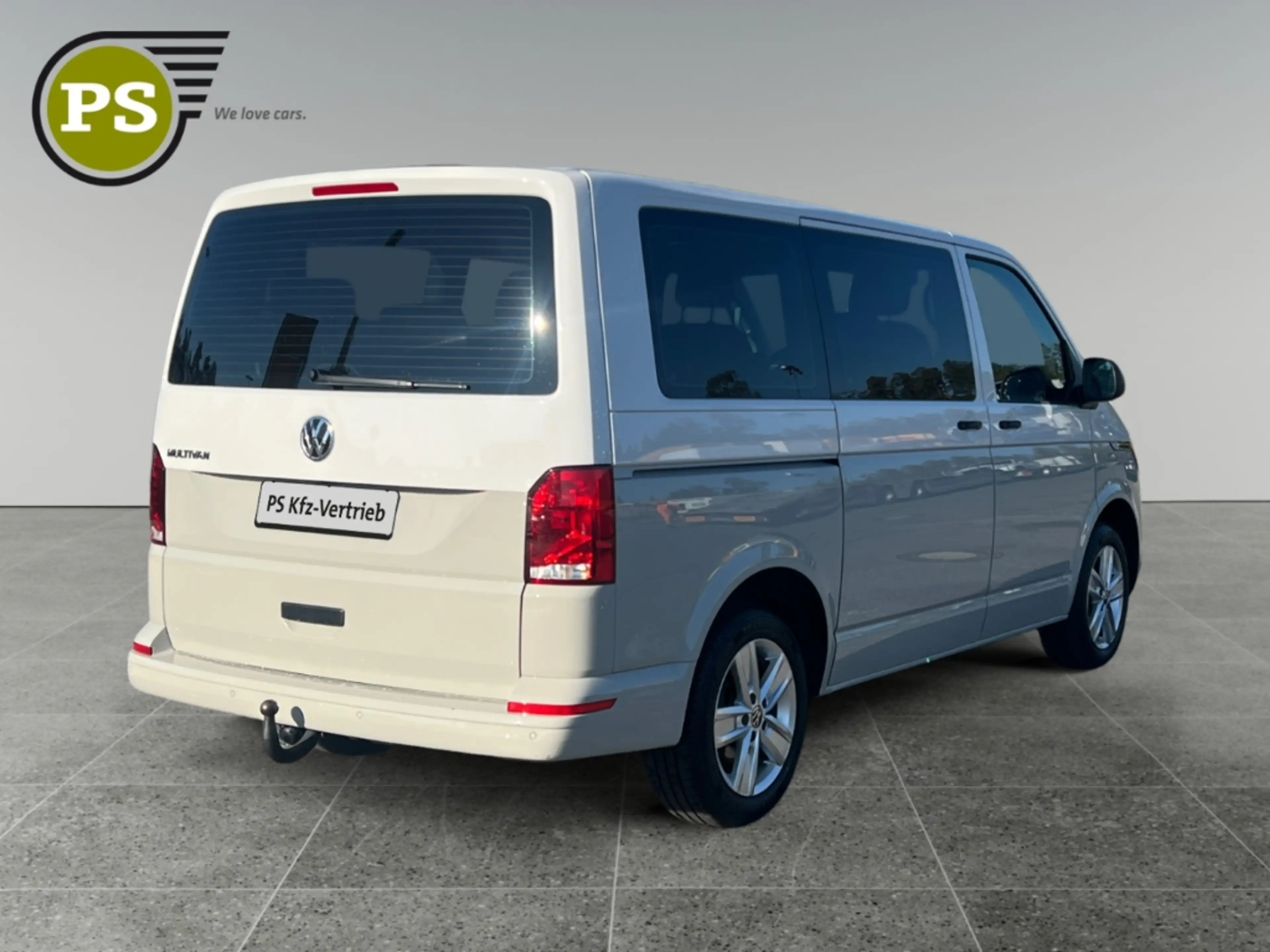 Volkswagen T6.1 Multivan FWD AHK Navi ACC Musikstreaming DAB Ausparkassiste — photo 2