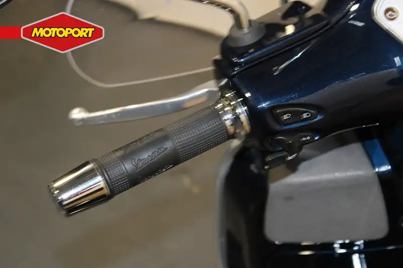 Vespa GTS 300 - foto 8