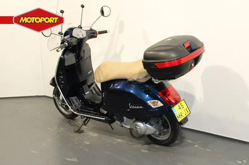 Vespa GTS 300 - foto 4