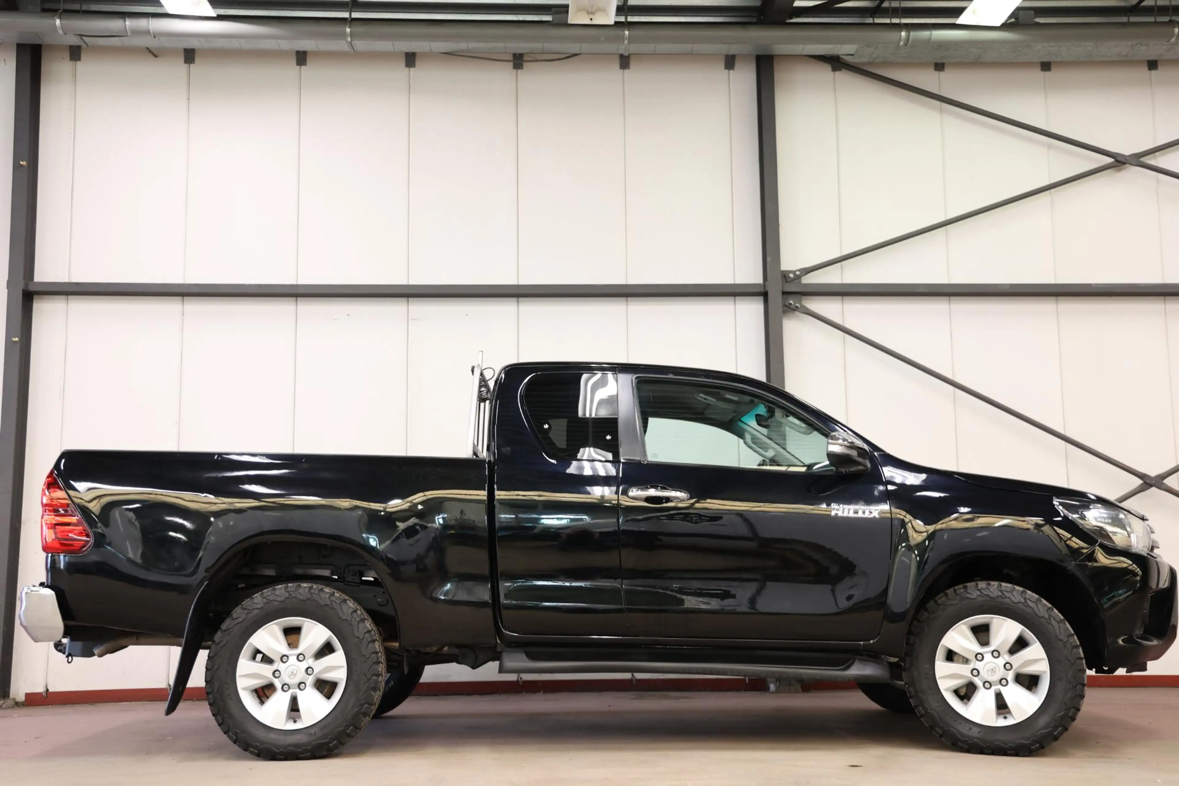 Toyota Hilux 2.4 D-4D-F Xtra Cab 4X4 MET 3500KG TREKVERMOGEN — photo 4