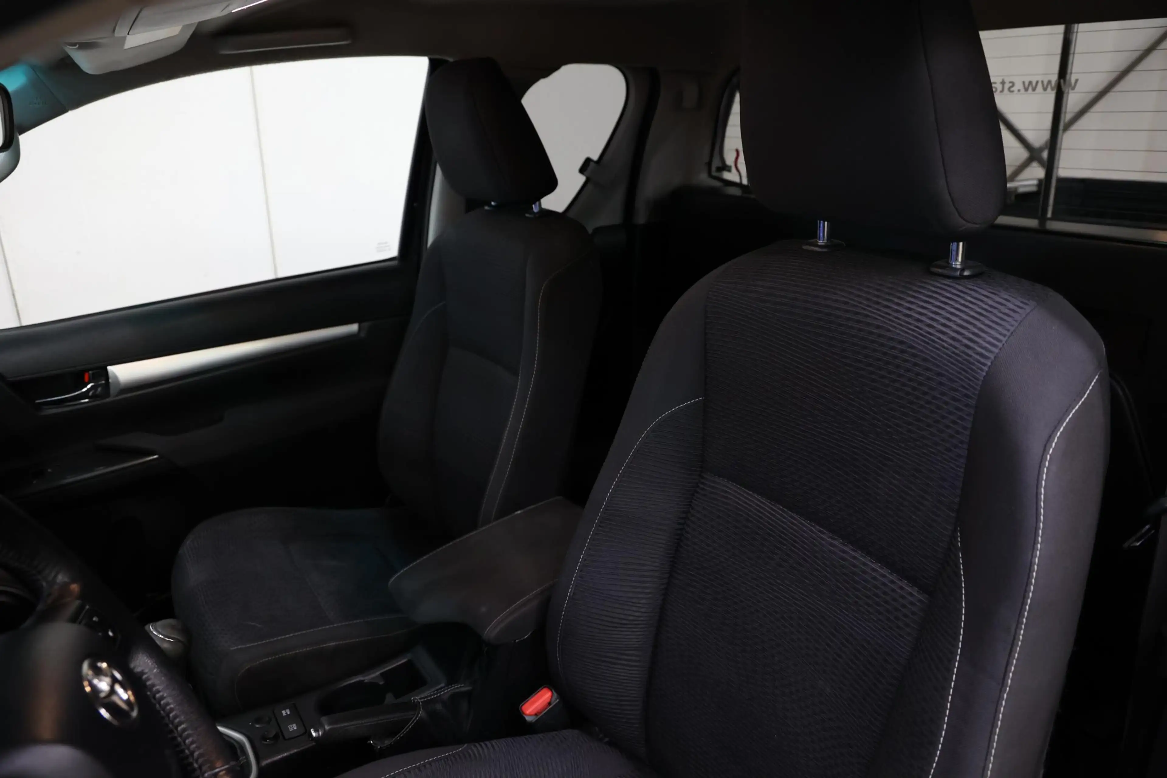 Toyota Hilux 2.4 D-4D-F Xtra Cab 4X4 MET 3500KG TREKVERMOGEN — photo 20
