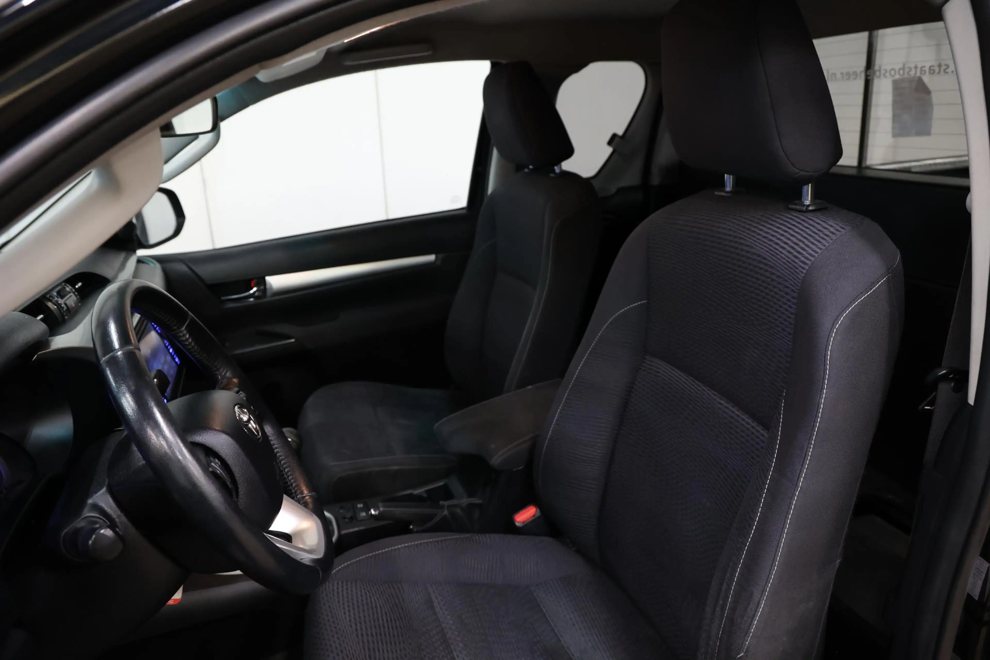 Toyota Hilux 2.4 D-4D-F Xtra Cab 4X4 MET 3500KG TREKVERMOGEN — photo 9