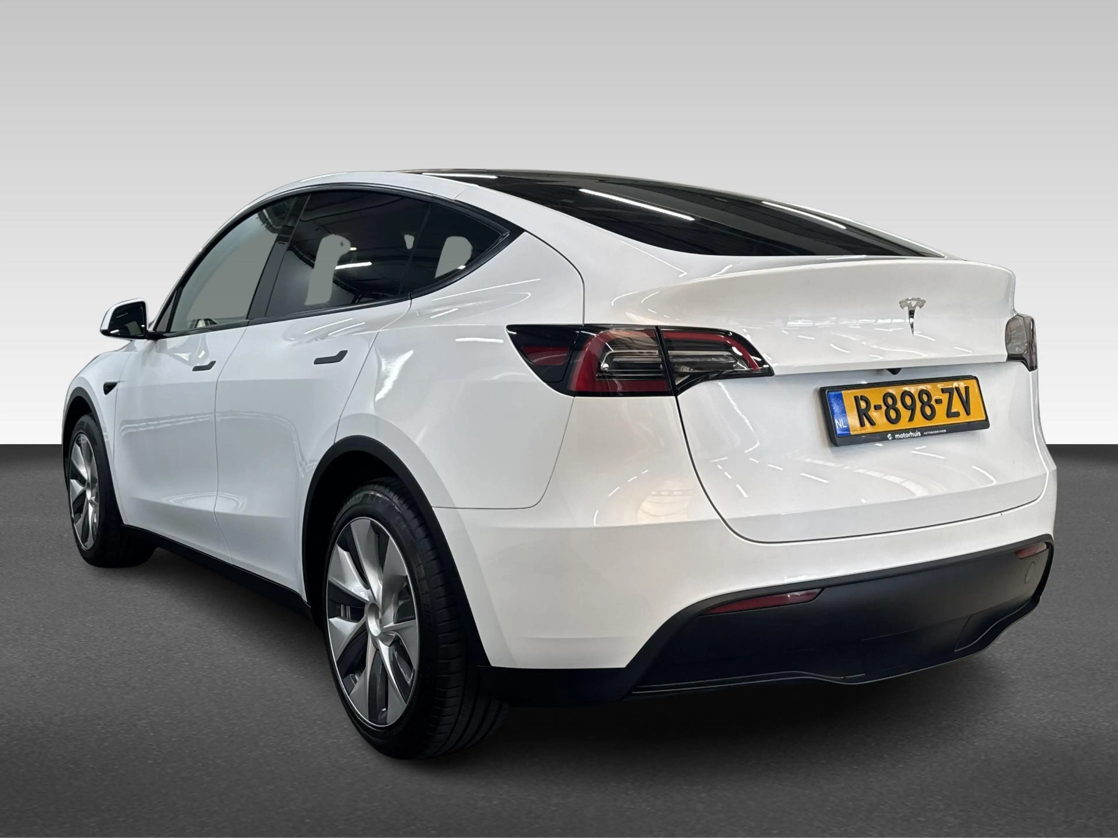 Tesla Model Y RWD 58 kWh — photo 3