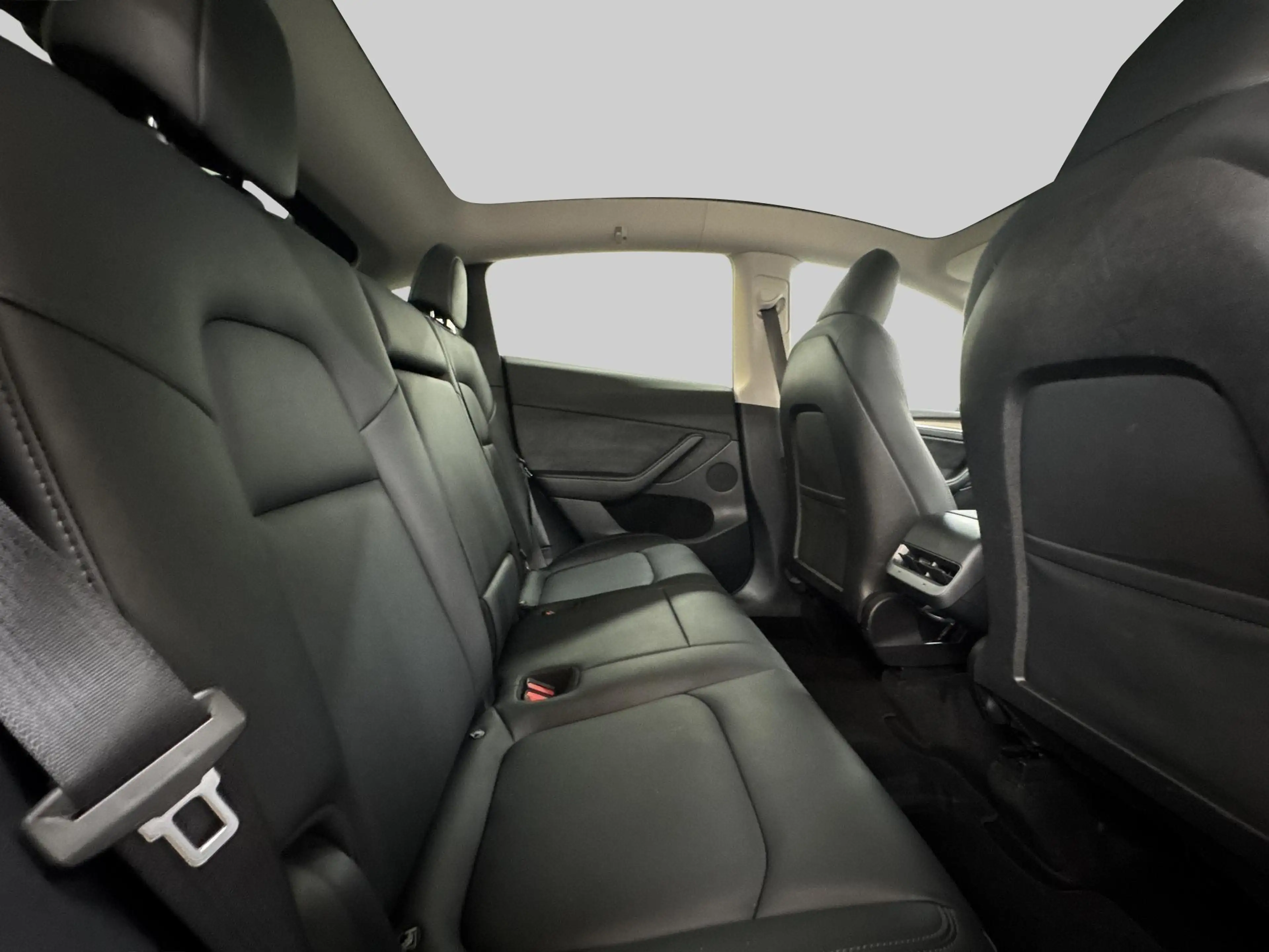 Tesla Model Y RWD 58 kWh — photo 14